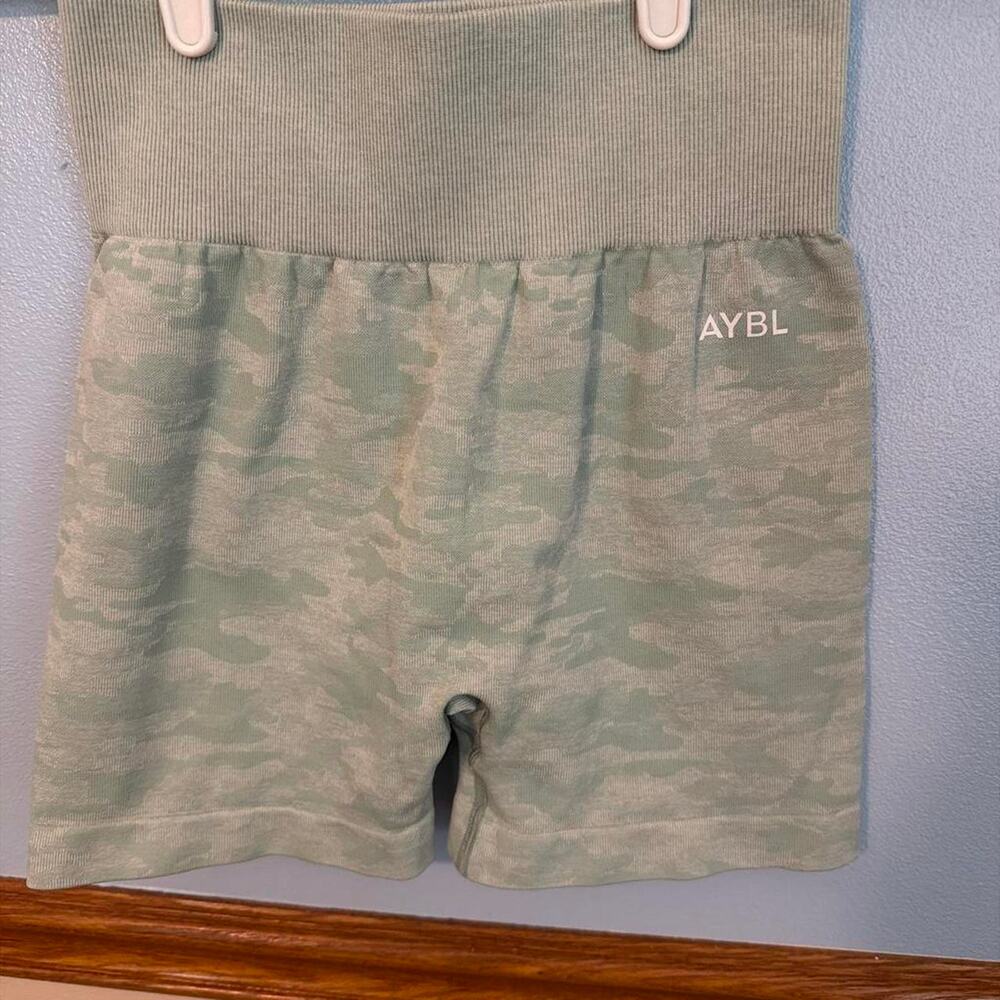 AYBL Evolve Camo Seamless Shorts - Sage Green Size Medium